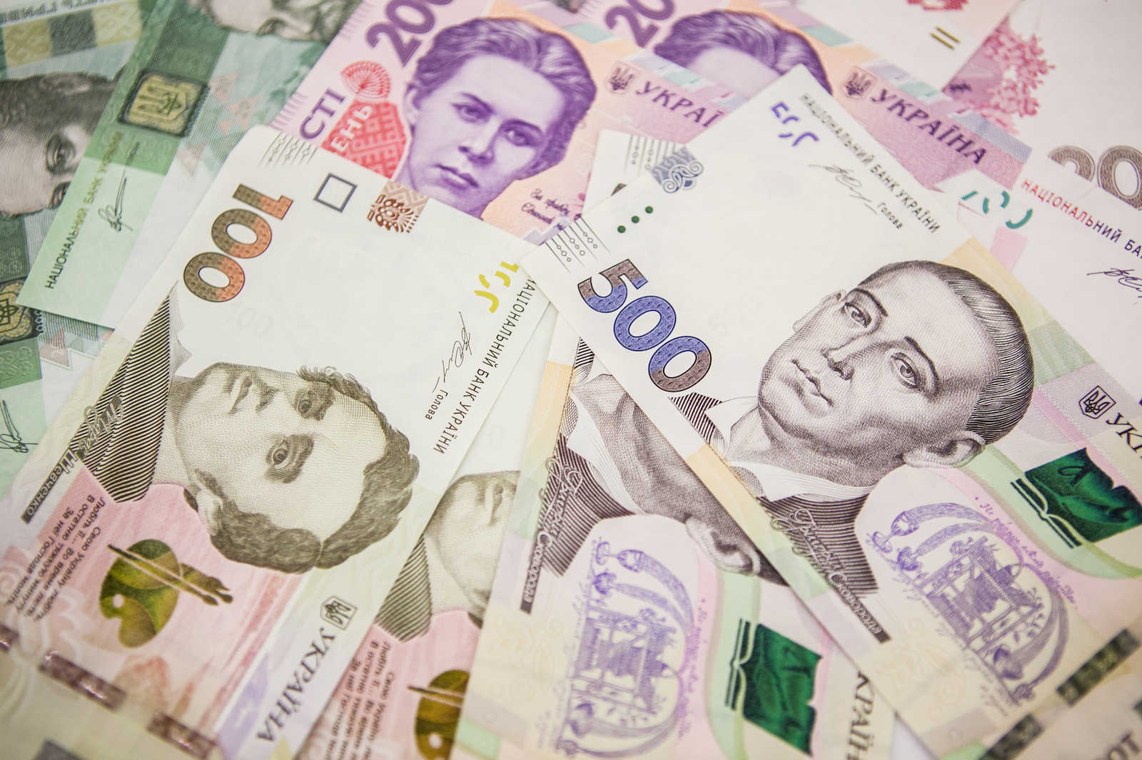 За 9 місяців українці позичили в МФО 49 млрд гривень